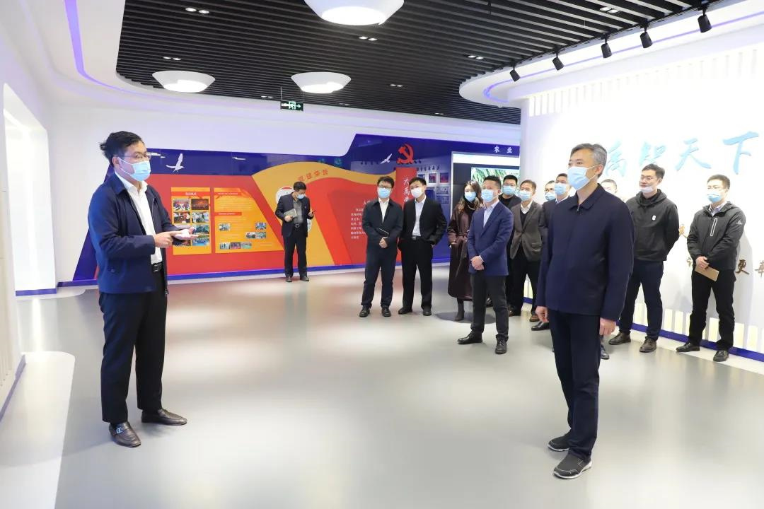 Wang Lijun, Secretário do Comitê Distrital de Wuqing da Cidade de Tianjin, e sua comitiva visitaram o DAYU Irrigation Group